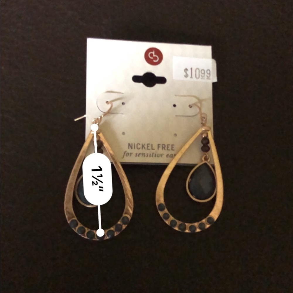Teardrop shaped nickel free earrings - Picture 2 of 2